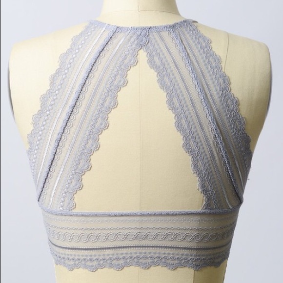 ❗️CLOSING SALE❗️ Gray Scallop Lace  Bralette - Picture 4 of 4